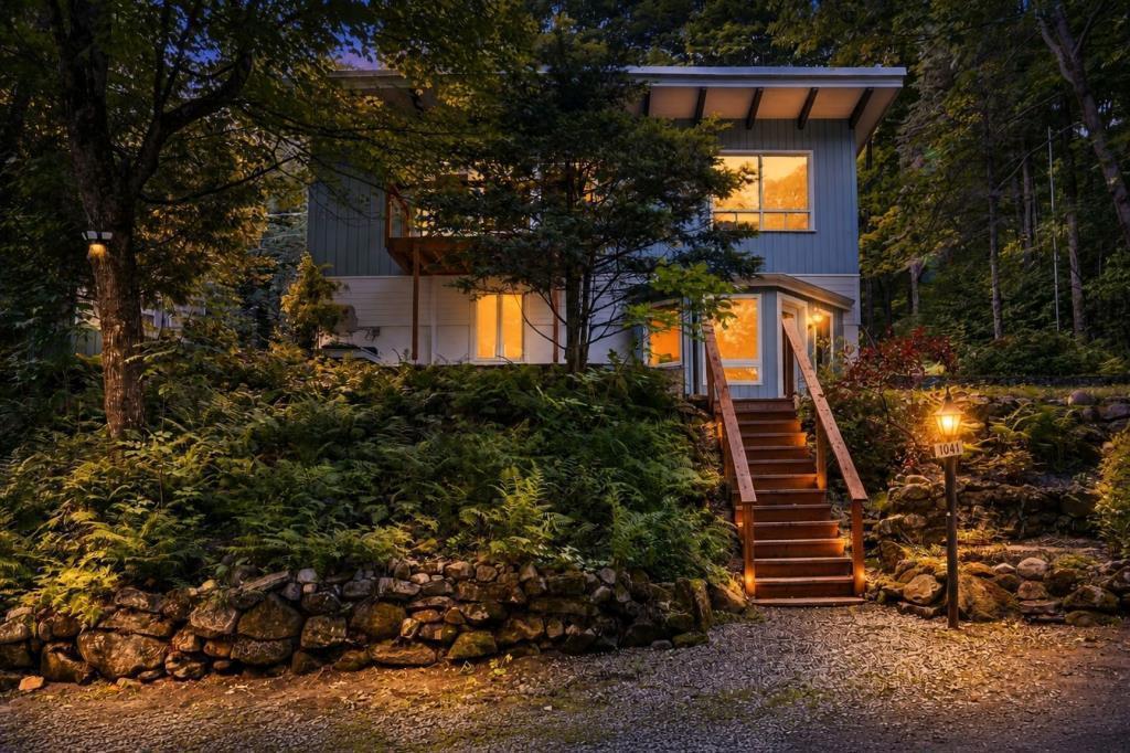 1041 Chemin St Lambert, Saint-Sauveur, QC, Canada — photo 1