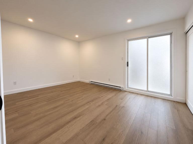 2 CH - 1 SDB - Longueuil - $1,600 /mo 4