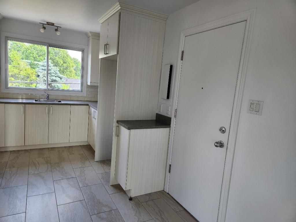 4 1/2 BOUL. CASAVANT O. ST-HYACINTHE — photo 2