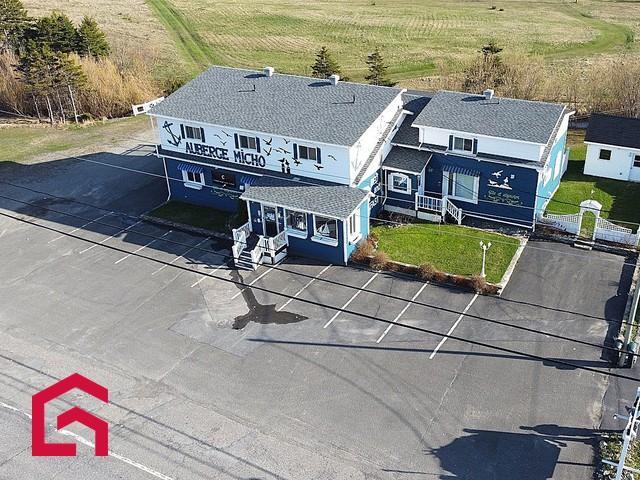 202 Rue Notre-Dame E. — photo 1