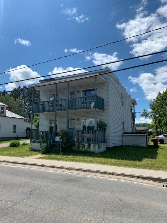 157 Rue Amherst St-Rémi-d'Amherst — photo 1