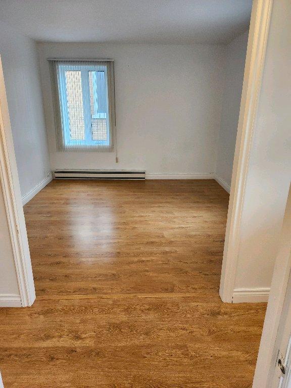 logement  4 1/2 a louer 5