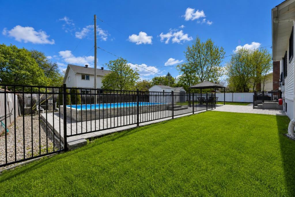 136 Rue Thomas-Chapais, Boucherville, QC, Canada — photo 2