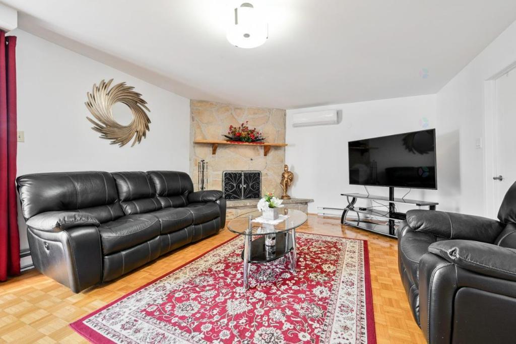 136 Rue Thomas-Chapais, Boucherville, QC, Canada — photo 3