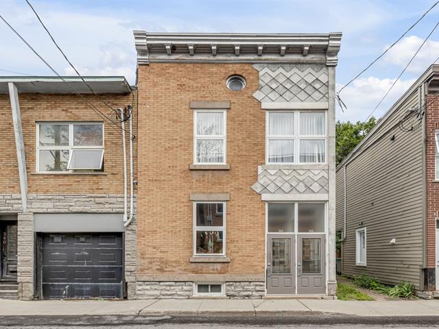 364 366 Rue des Commissaires E. — photo 1