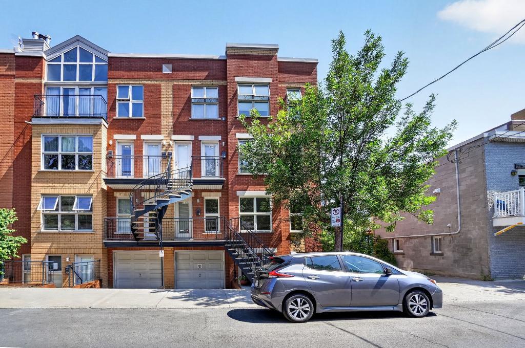 5021 Avenue de Hôtel-de-Ville, Montréal, QC, Canada — photo 1
