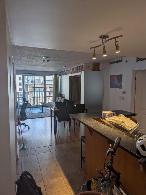 1445 Rue Stanley — photo 1