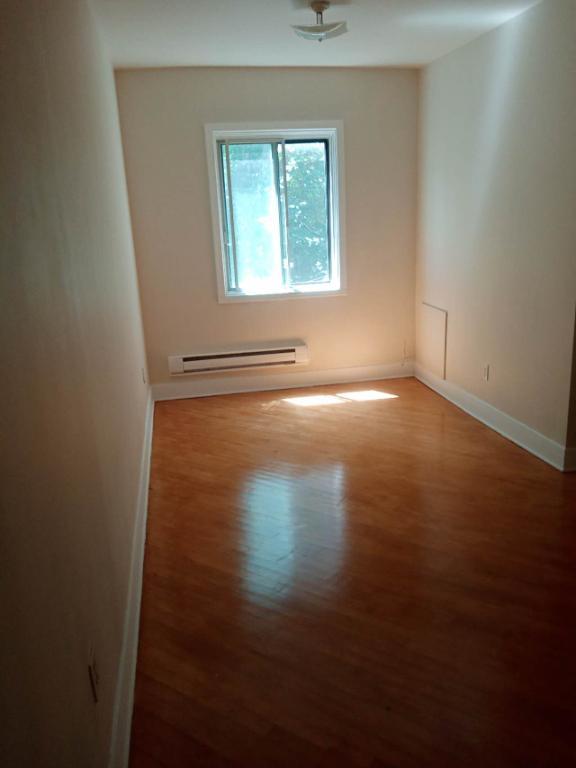 4 1/2 à Louer (St-Laurent) — photo 1