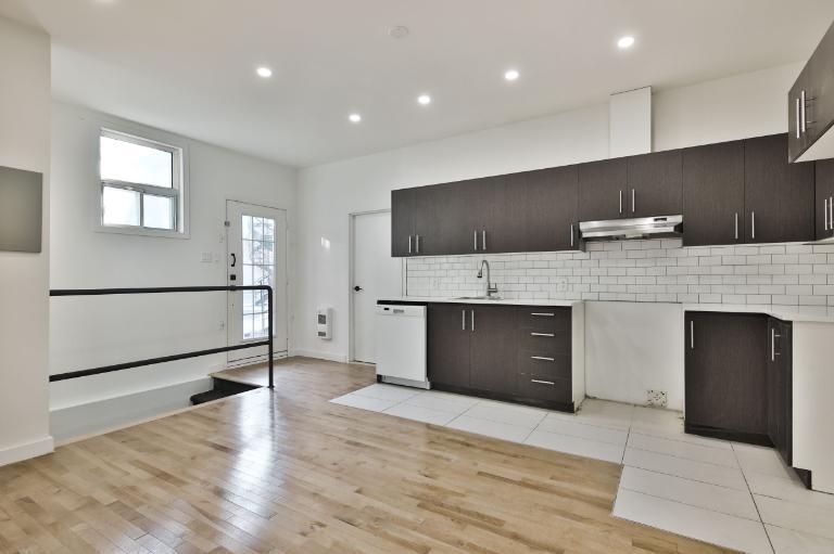 2480 Rue Sainte-Catherine E — photo 1