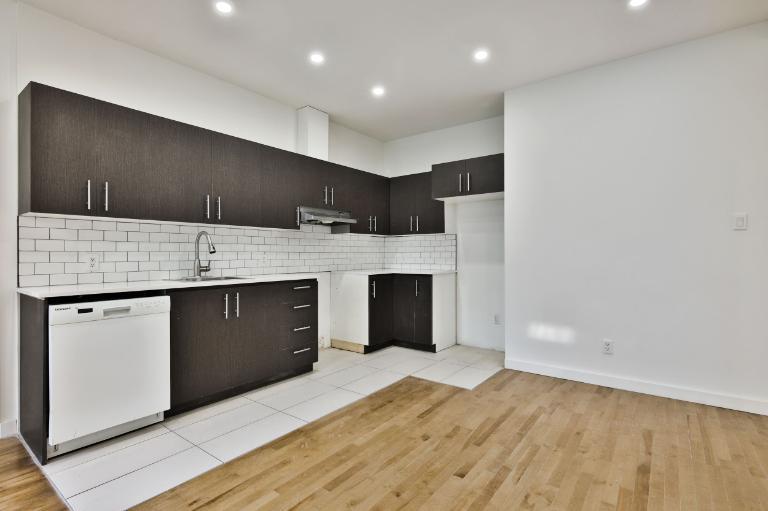 2480 Rue Sainte-Catherine E — photo 2