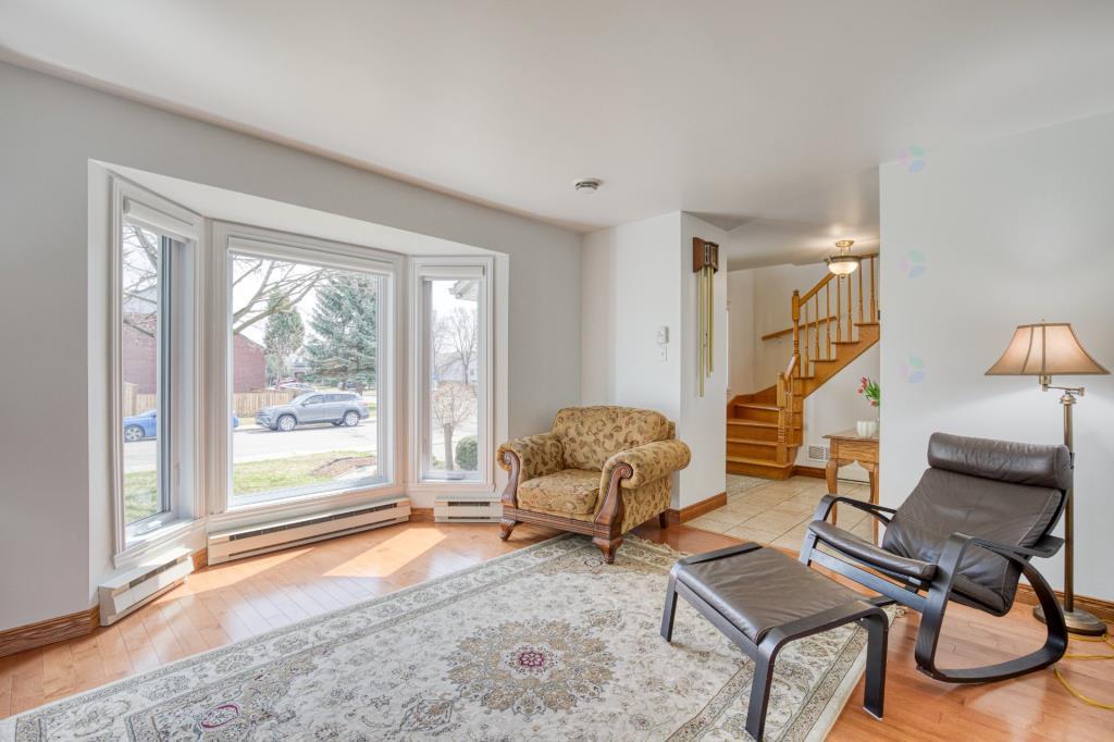 1055 Rue Dion, Greenfield Park, QC, Canada — photo 2
