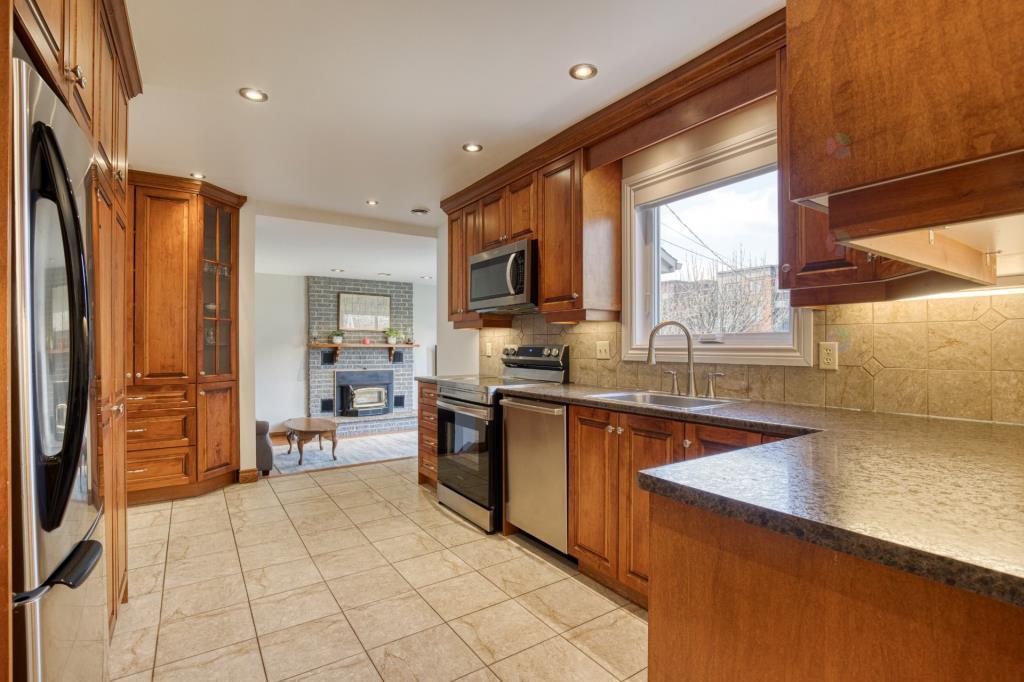 1055 Rue Dion, Greenfield Park, QC, Canada — photo 3
