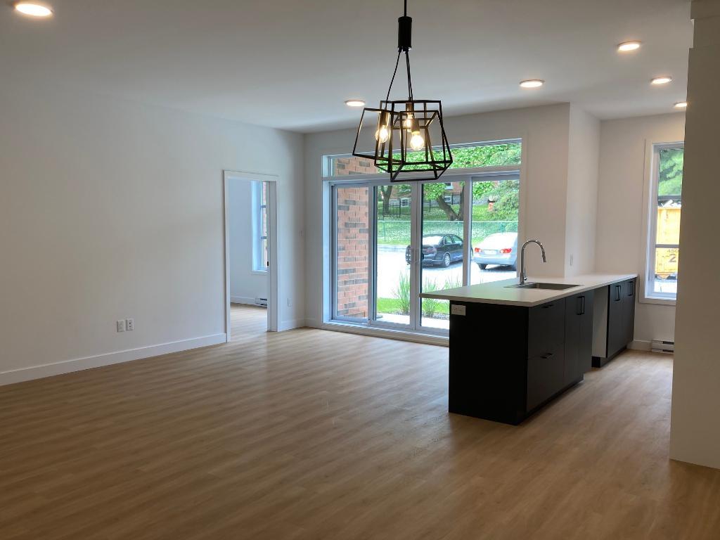 560 Rue Girouard Ouest — photo 2
