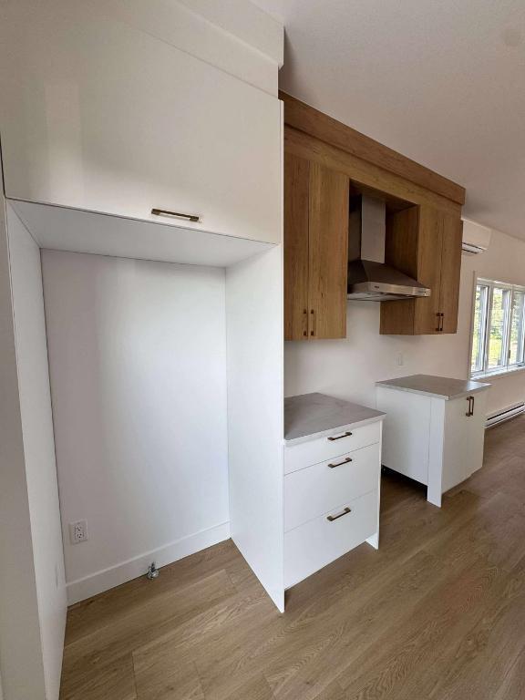 Beau et spacieux 4 1/2 à céder - 1455$ par mois — photo 2