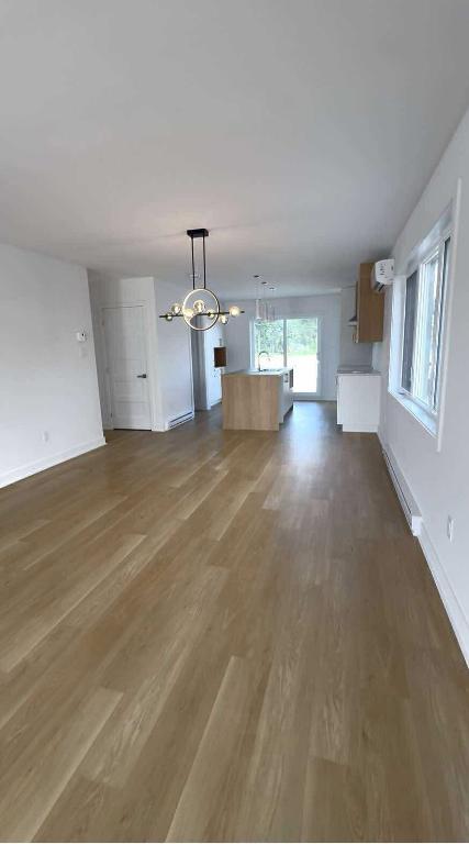 Beau et spacieux 4 1/2 à céder - 1455$ par mois — photo 3