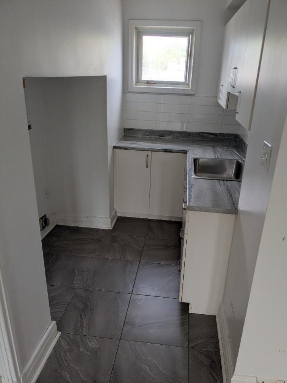 1163 Rue Chabanel — photo 2