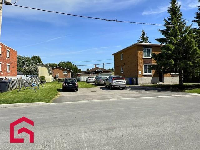 172 176 Rue Groulx — photo 1