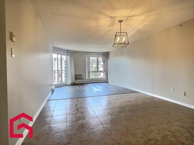 7285, App. 705 — photo 3