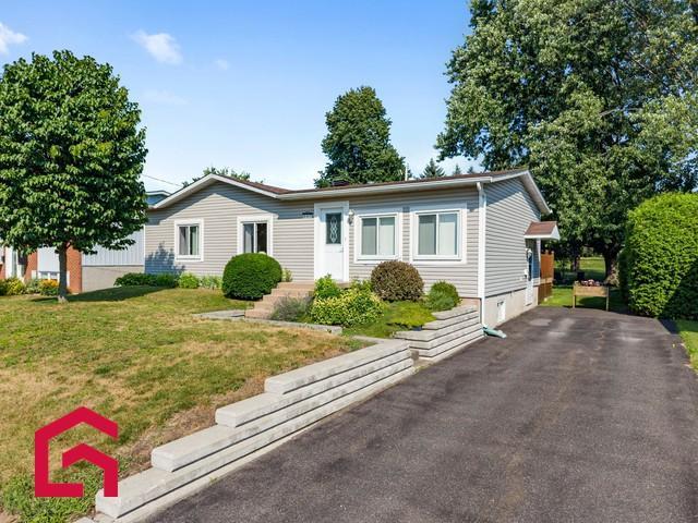 387 Rue Desjardins N. — photo 1