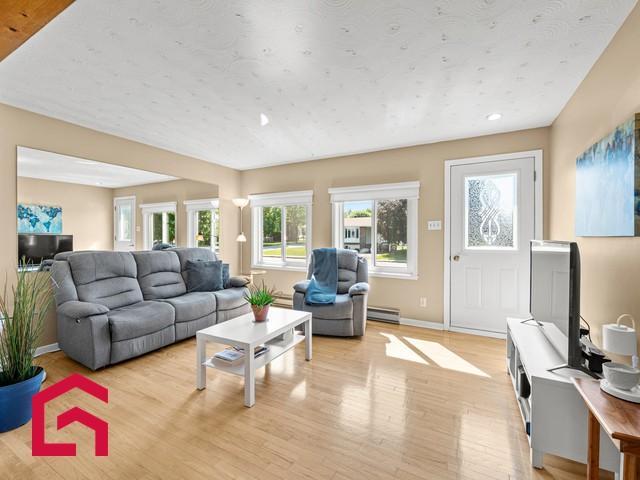 387 Rue Desjardins N. — photo 3