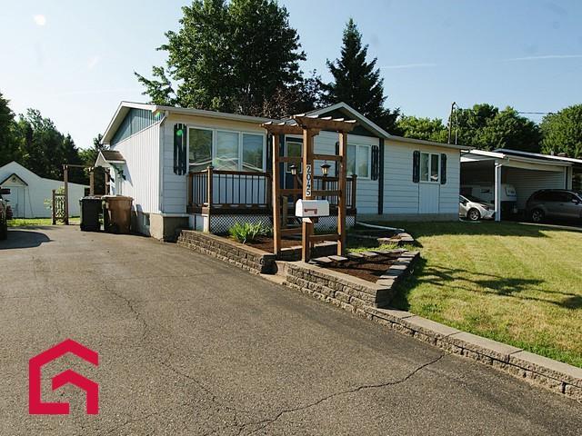 2045 Rue St-Nicolas — photo 1