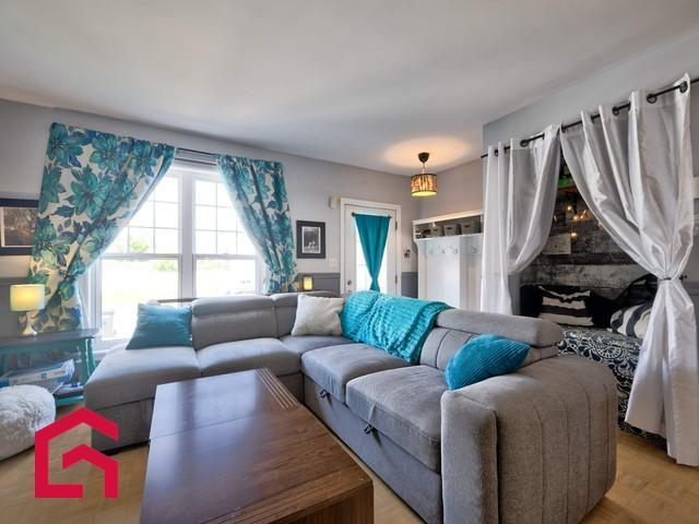 380 Rue Caron — photo 3
