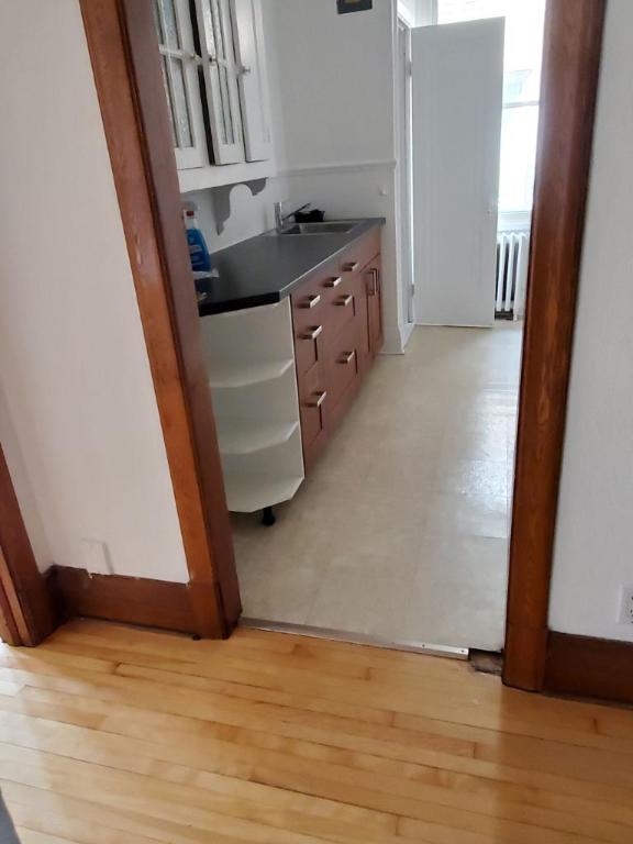 4 1/2 - Montréal (Côte-des-Neiges) - 1 650 $/mois — photo 3