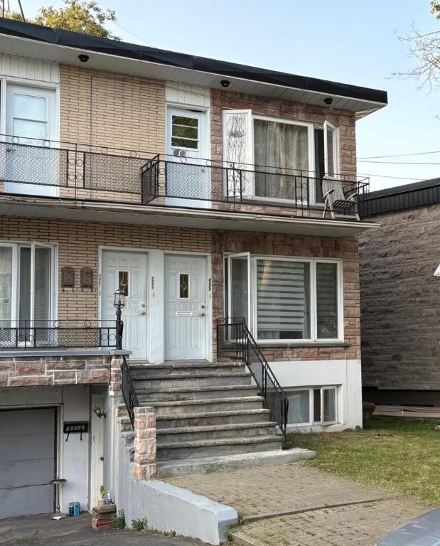 8859 Rue Centrale LaSalle — photo 1