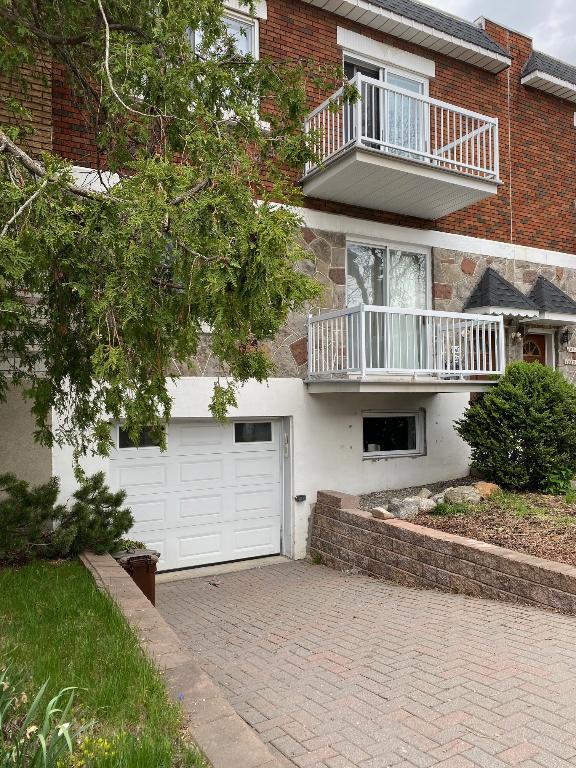 Grand 5 1/2 - AHUNTSIC — photo 1