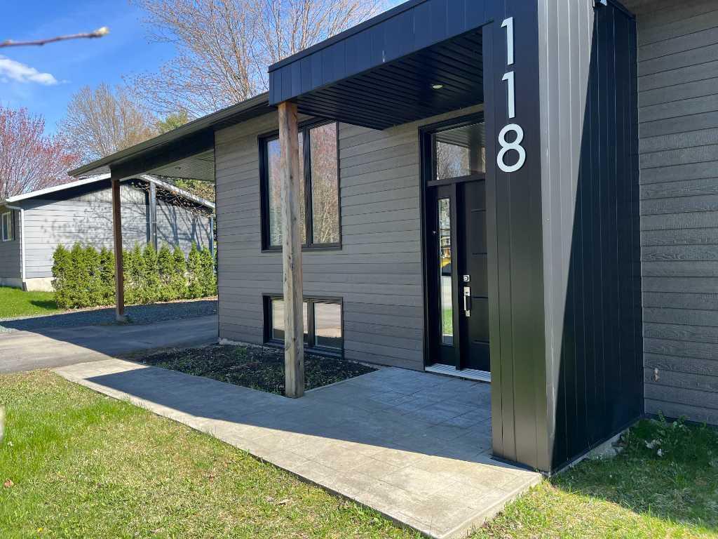 118 Rue des Chênes, Victoriaville, QC, Canada — photo 1
