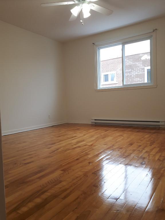 4 1/2 LASALLE PEINTURÉ GRAND TRANQUILLE — photo 3