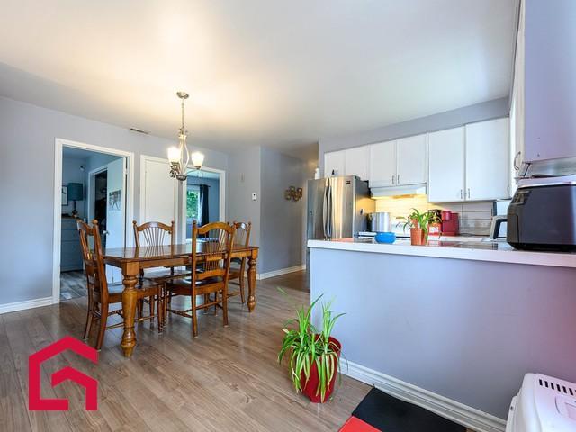 58 58A 105e Avenue — photo 3