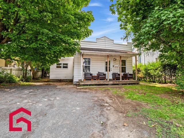 770 17e Avenue — photo 1