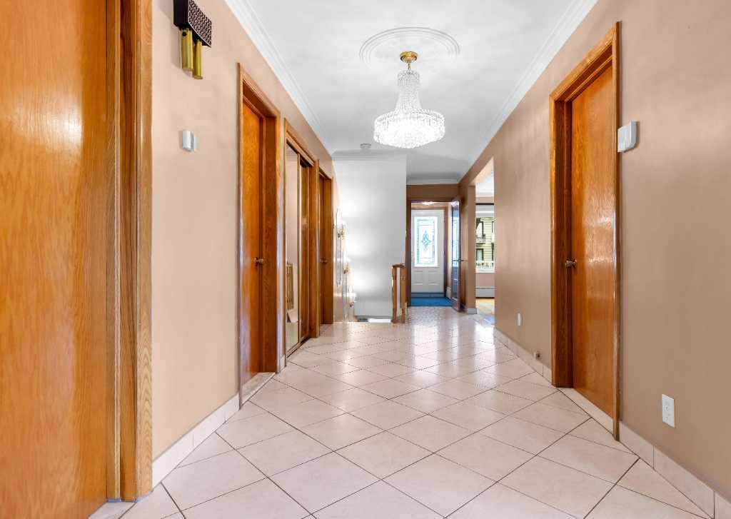 À LOUER – Grand 5 ½ avec garage – 5865 Rue Charmenil, Saint Léonard — photo 3