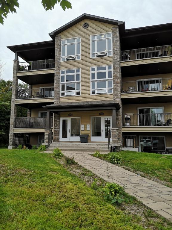 VOTRE REFUGE MODERNE | Grand 4½ 2e étage
