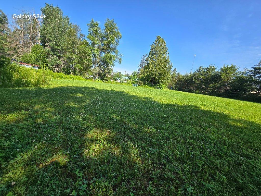 TERRAIN COMMERCIAL 6PLEX — AU CŒUR DU Lac Saint Paul Laurentides ET À 3 MIN DU LAC ! — photo 2