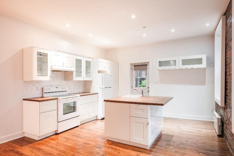 1417 Av. Argyle — photo 1