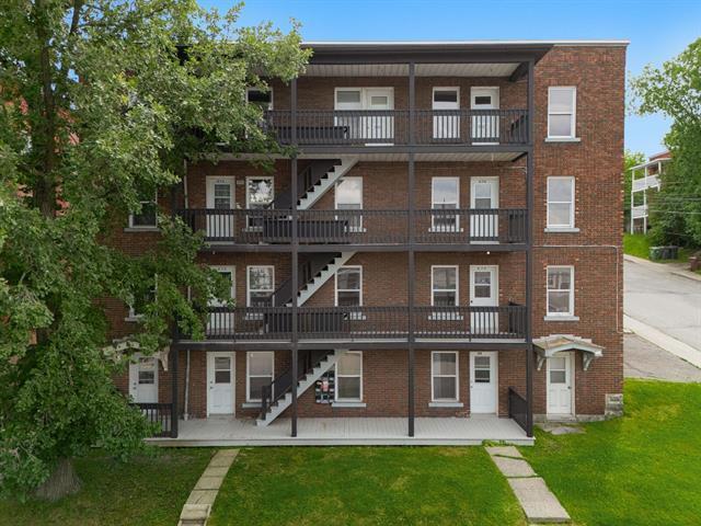 866 882 Rue Short — photo 2
