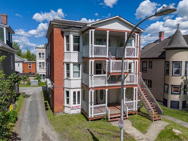 184 200 Rue Brooks — photo 2