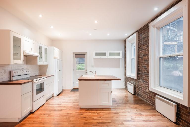 1417 Av. Argyle — photo 2