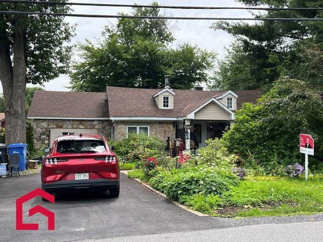 389 24e Avenue — photo 1