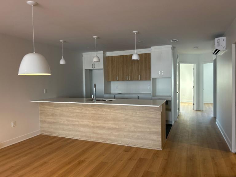 2 CH - 1 SDB - Granby - $1,650 /mo 3