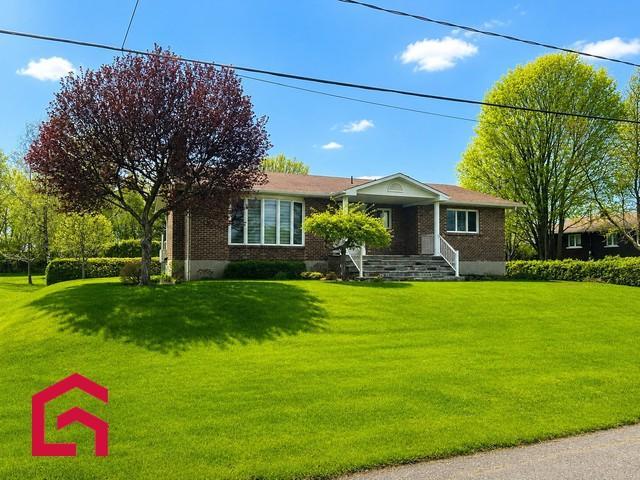 2090 Rue Huguette — photo 1