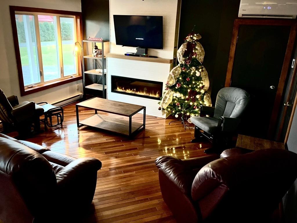 Belle grande maison à louer au Lac Aylmer 4