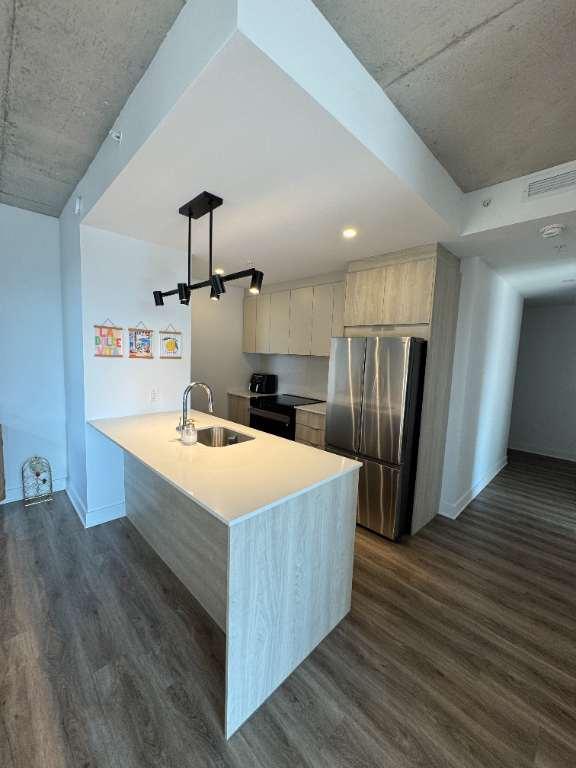 3940 Boulevard Saint-Elzéar Ouest — photo 1