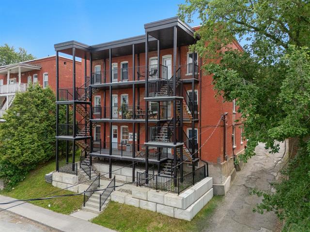 842 860 Rue Short — photo 3