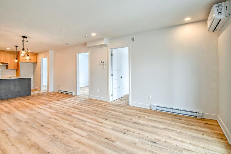4 1/2 À LOUER- SAINT-LIN-LAURENTIDES - APPARTEMENT À LOUER 5