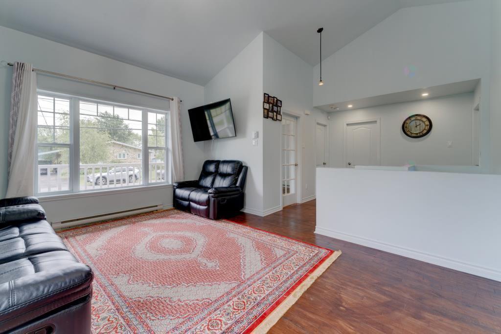28 Rue Papineau, Saint-Jean-sur-Richelieu, QC, Canada — photo 3