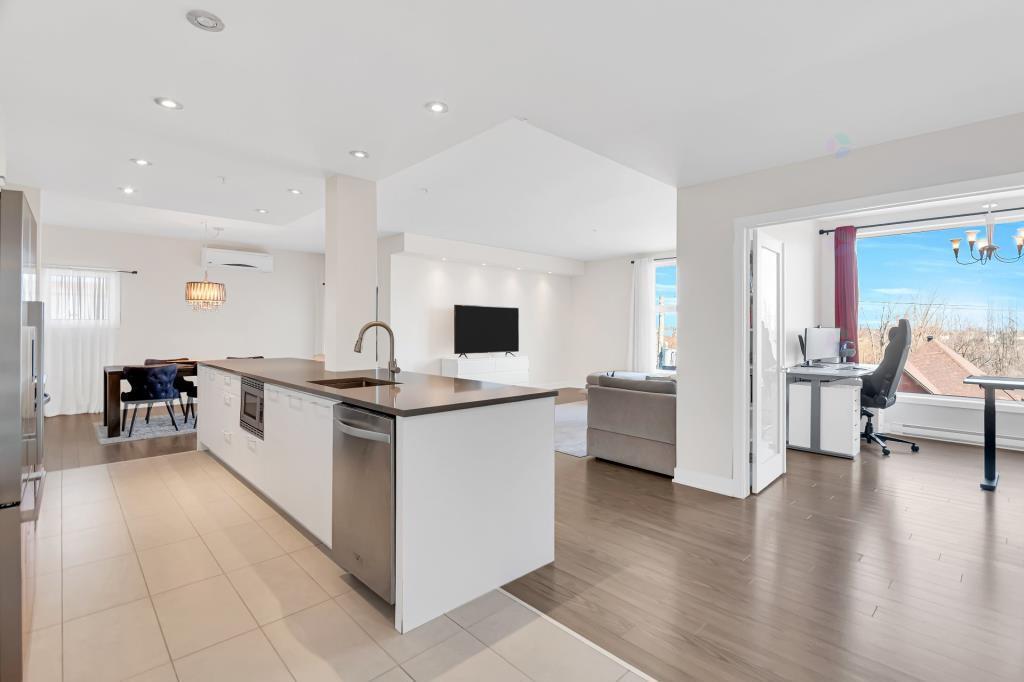 270 Montée Saint-Régis app. 301, Saint-Constant, QC, Canada — photo 1