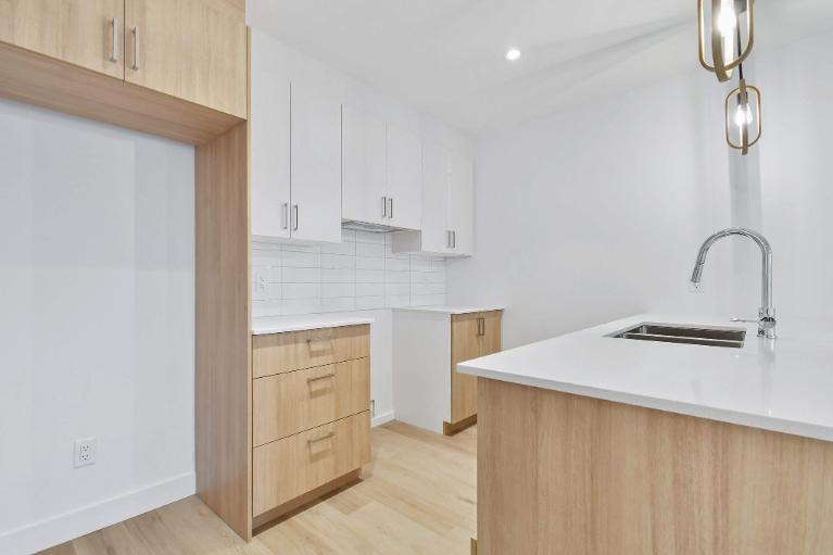 570 Rue Notre Dame — photo 3